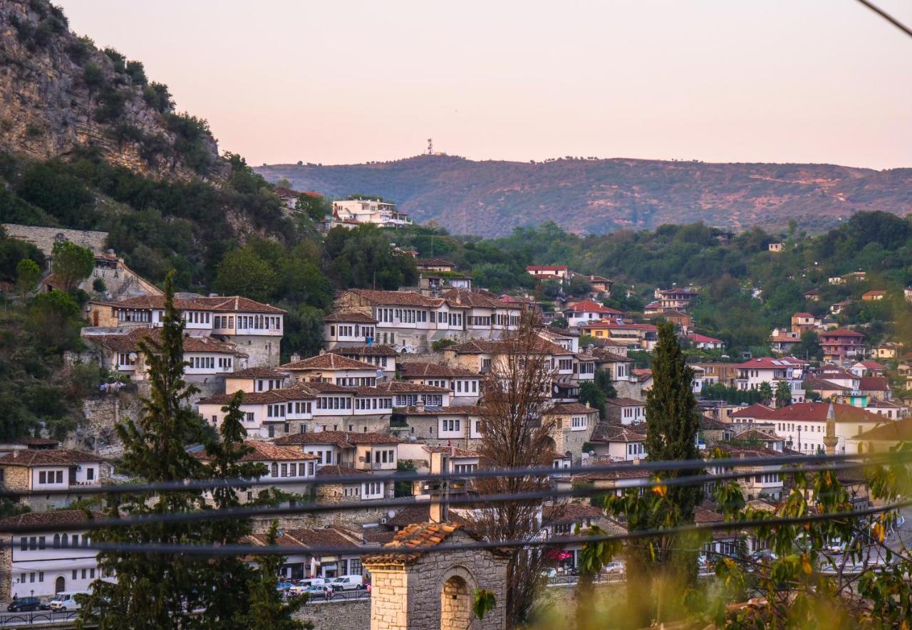 Guesthouse Belle View Berat Buitenkant foto