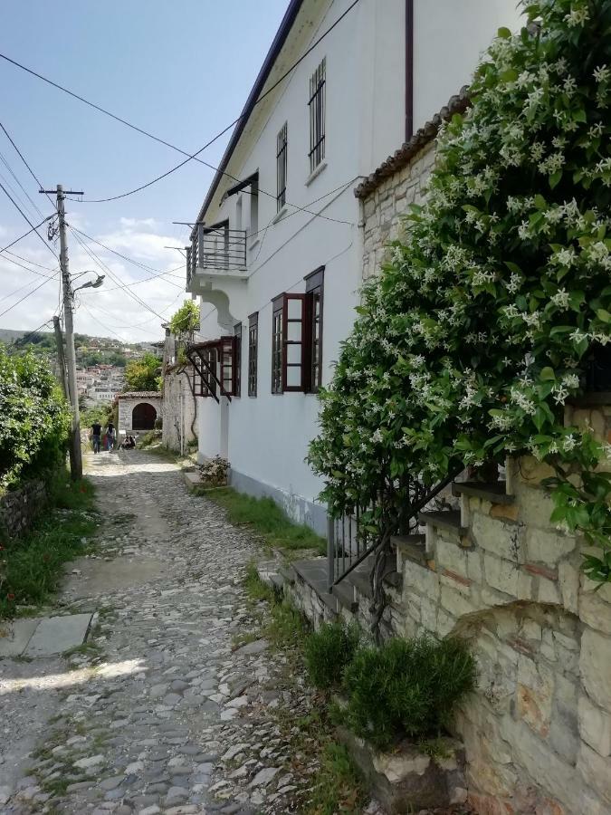 Guesthouse Belle View Berat Buitenkant foto